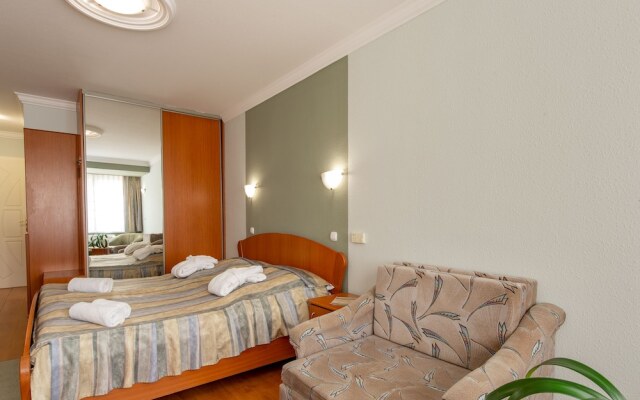 Aqua Blue Hotel