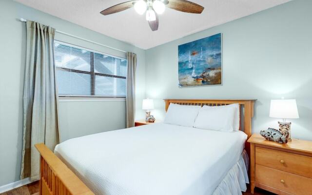 Beach View 3br/2ba W/pools Sleeps 8