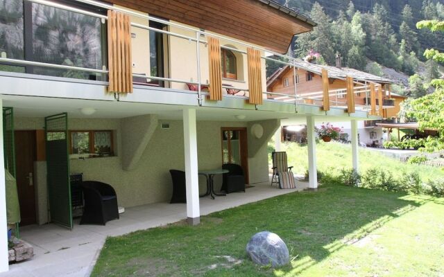 Spacious Apartment in Saint Niklaus near Mattertal Ski Area