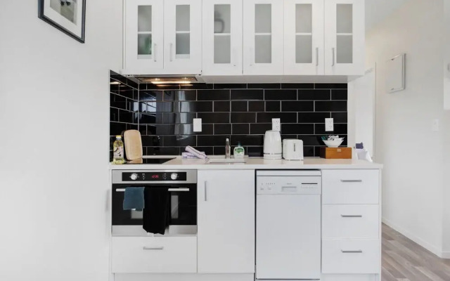 Summerside Loft with Air-con