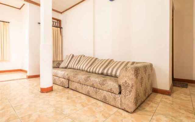 Oyo Life 2449 Sandila Residence