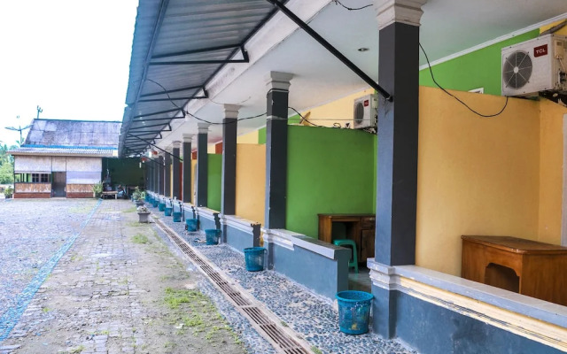 SPOT ON 2501 Rendy Putra Malingping