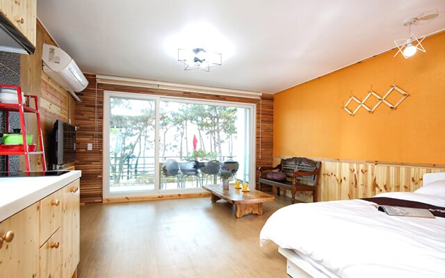 Yeosu Pierre Mont Pension