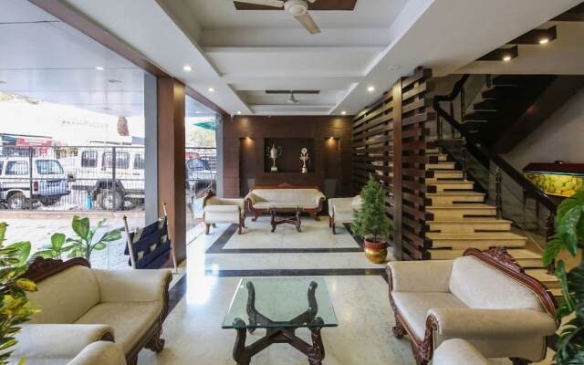 OYO 9857 Hotel Suryaa