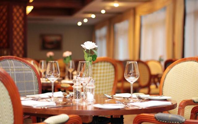 The Coppid Beech Hotel