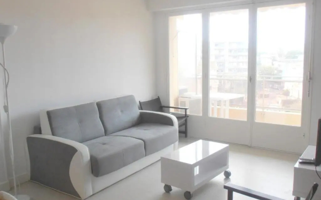 Cannes beaches 3 mn Super quiet 1 BR - 6 PAX with balcony by Olam Properties - Hotel in Cannes - Photo 2