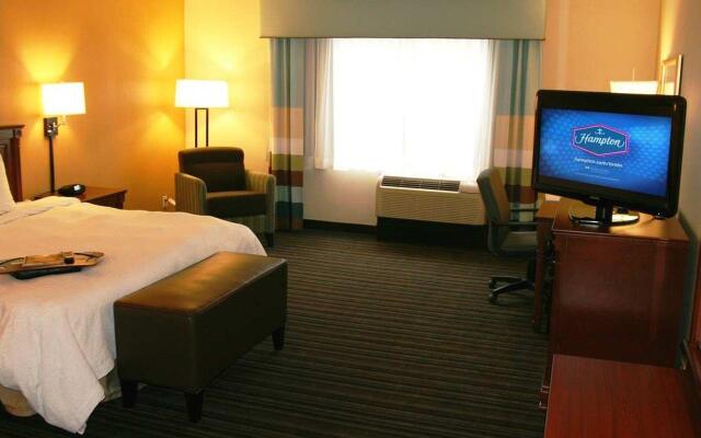 Hampton Inn & Suites by Hilton Toronto Airport