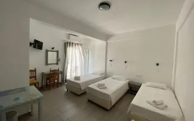 Deep Blue Rooms & Apartments