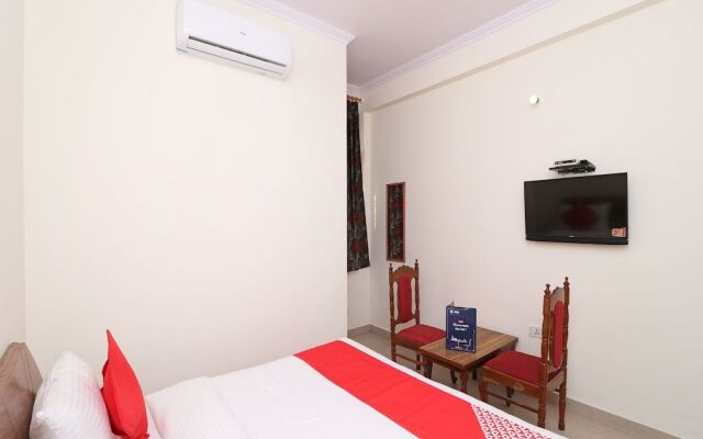 OYO 12068 Sunder Residency