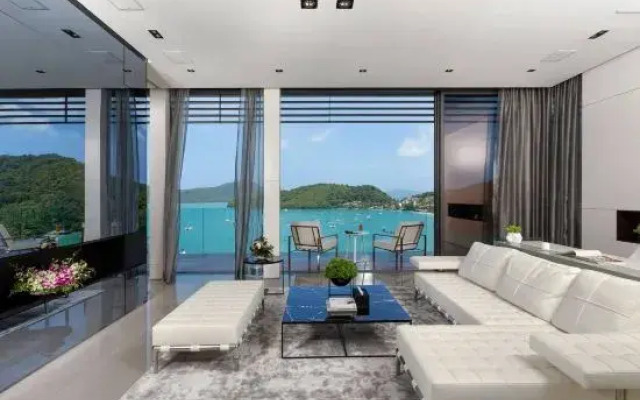 Cliff Top Residence