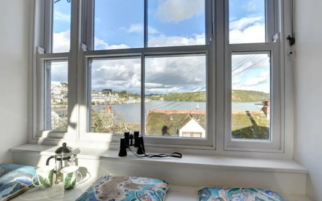 Cozy Holiday Home near Beach in Polruan Great Britain