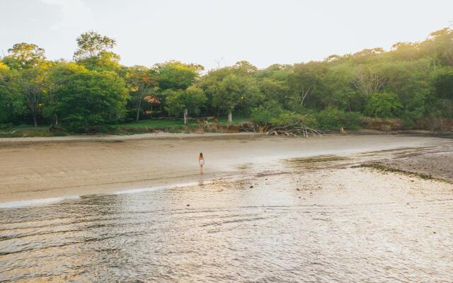 Papagayo Golden Palms Beachfront Hotel