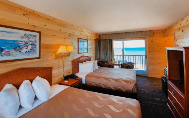 Quality Inn & Suites Mackinaw City Beachfront