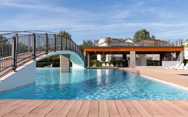Lovely Apartment Overlooking the Pool in Bibione