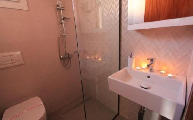 Romanza Studios