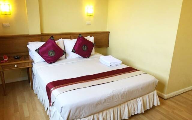 Bangkok Inn
