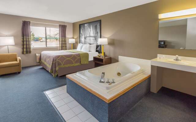 Super 8 by Wyndham Hebron Lowell Area
