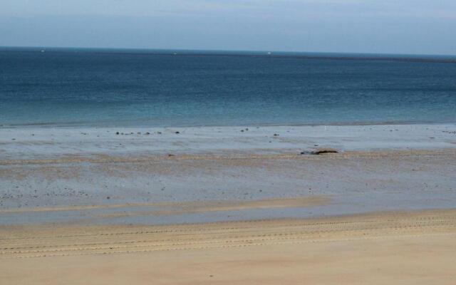 Gîte Bricqueville-sur-Mer, 6 pièces, 11 personnes - FR-1-362-403