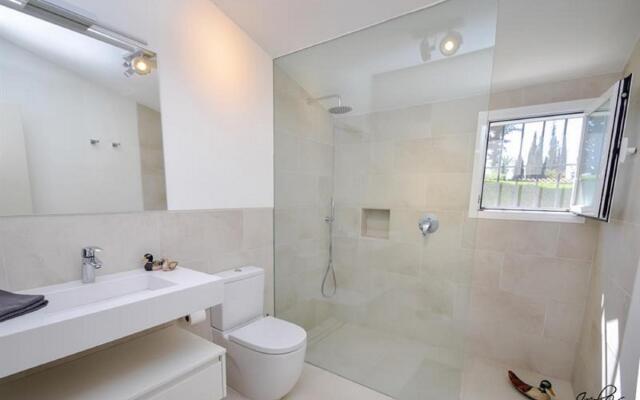 8738 - Great Villa Near Beach & Marbella