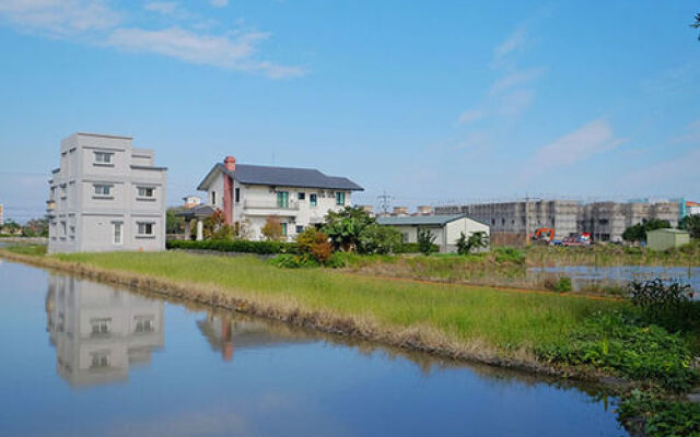 Riparian Breeze Bed and Breakfast