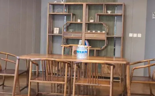 Nantai Crystal Hotel (Chongzhou Branch)