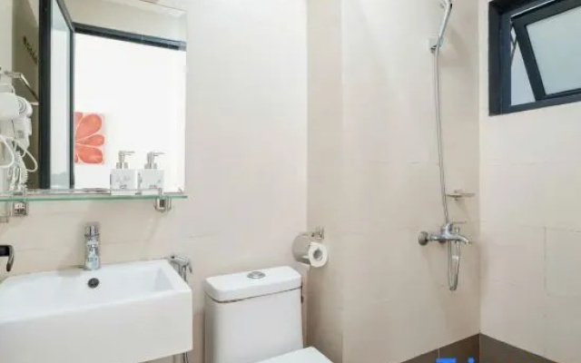 Thuy Dung Hotel – Bathroom – Hanoi