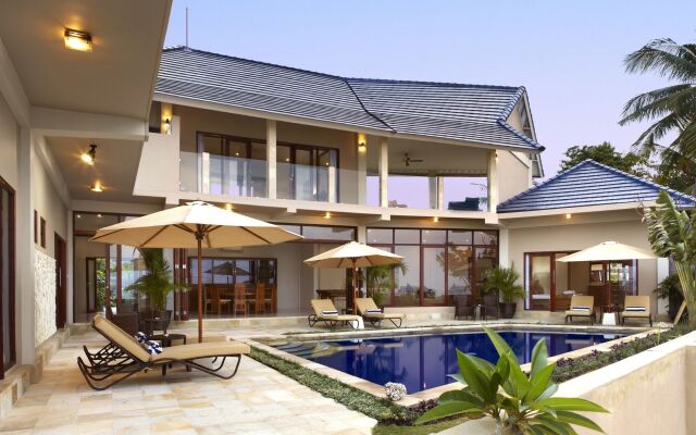 Lovina Beachhouse Villas