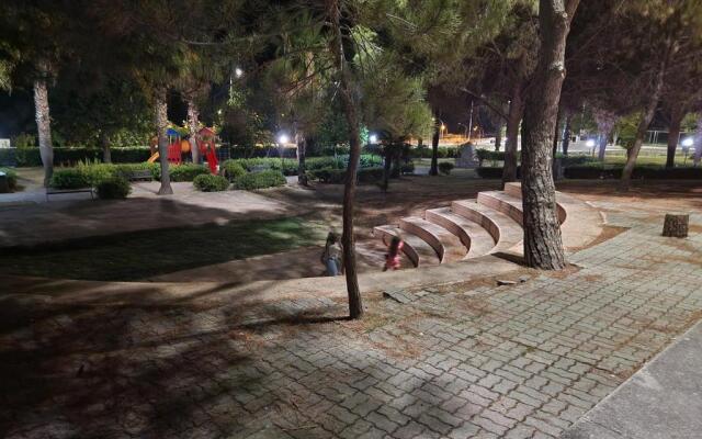 Miriam 21, a 300 metri dal mare