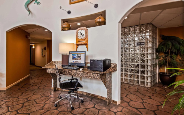 Best Western Kiva Inn