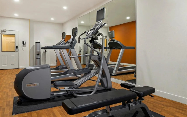 Comfort Suites Saginaw