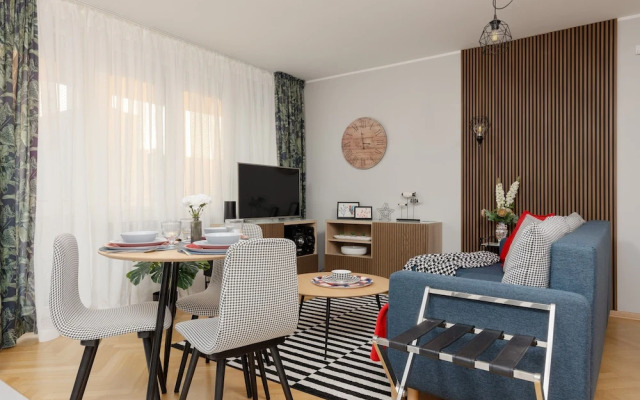 Stylish Apartment in Żoliborz by Renters
