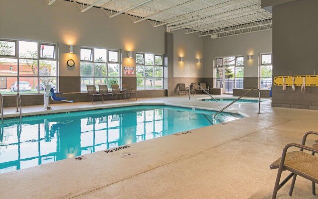 La Quinta Inn And Suites Detroit-Utica