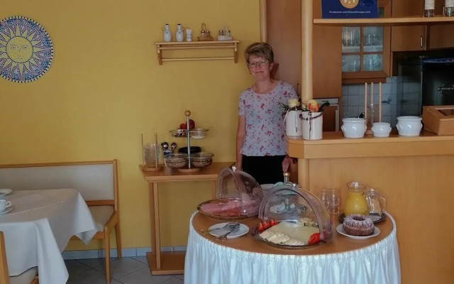 Privatzimmer & Ferienwohnungen Leeb