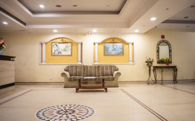 Hotel Raj International