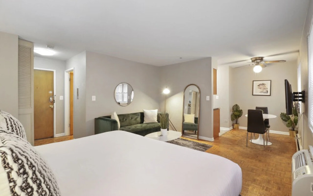 Fully Furnished Studio Apt in Lakeview