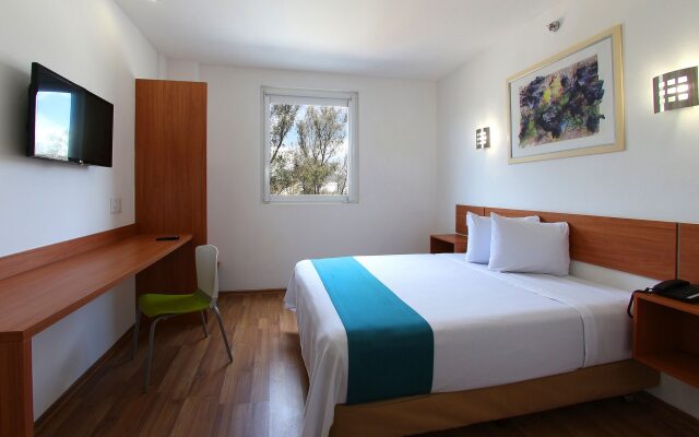 One Guadalajara Periférico Poniente