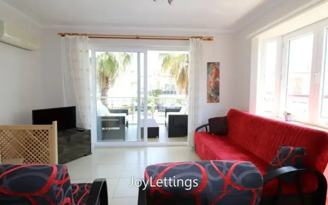 Villa BG12 by JoyLettings