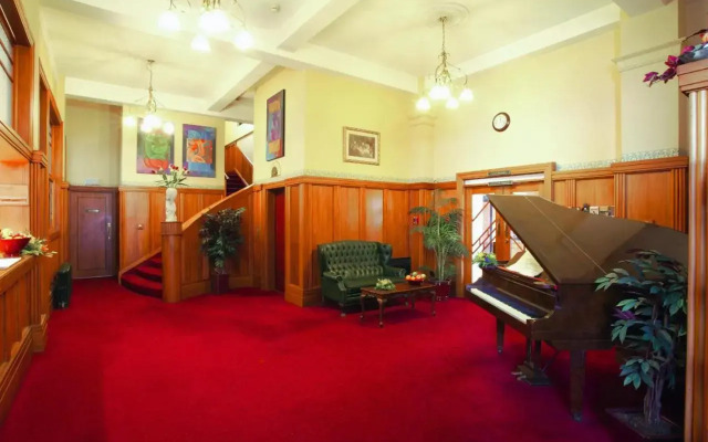 The County Hotel