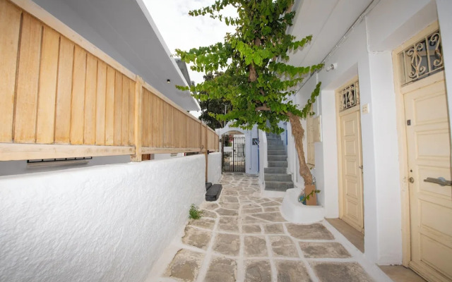Karboni Hotel