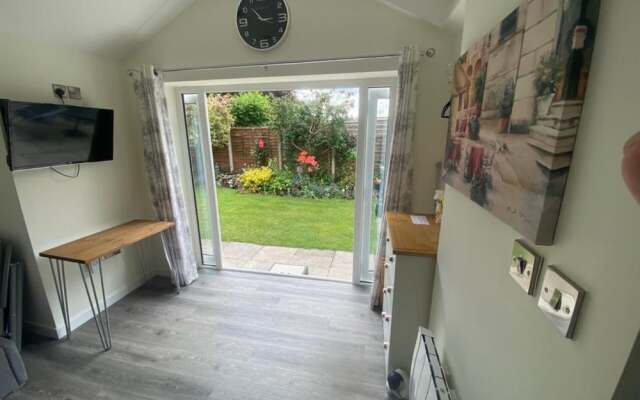 Rose View- a Lovely Private 1 Bed Bungalow in Sale