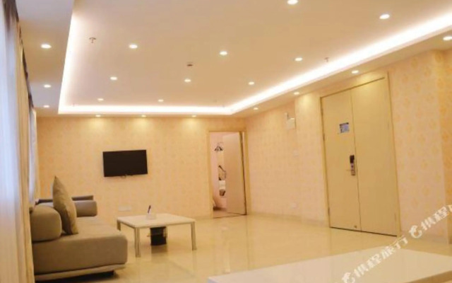 Q+ Bailing Ejia Business Hotel (Shanghai International Tourism Resort)