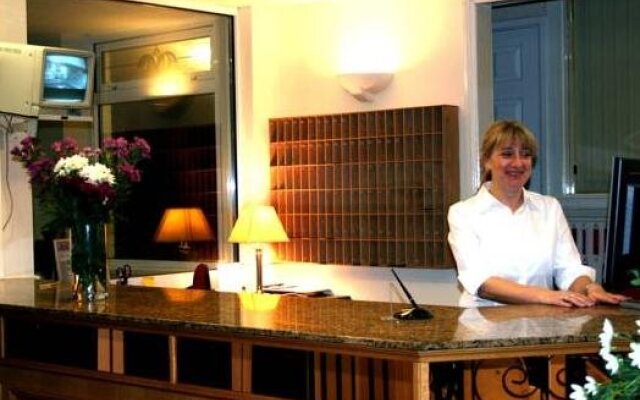 Royal Hotel