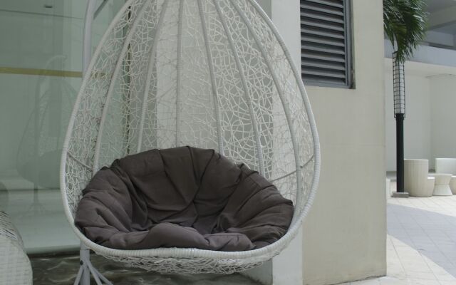 Decorated Duplex Apartment @ BGC