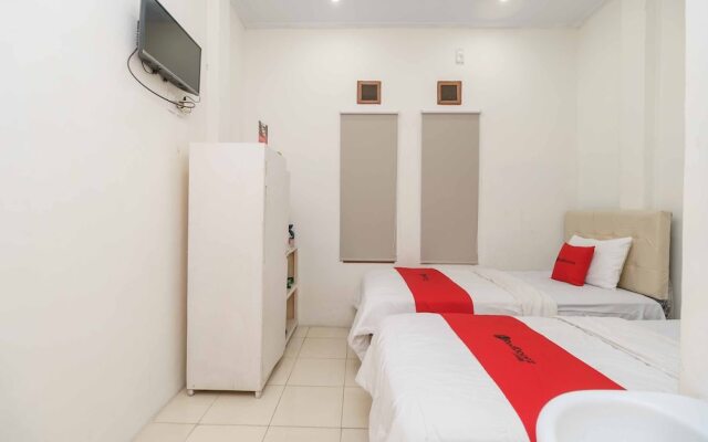 RedDoorz @ Haraito Tarutung