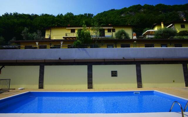 Appartamento con vista sul lago di Iseo e piscina