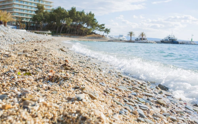 Lovely 4 Star 3-bed Apartment in Podstrana