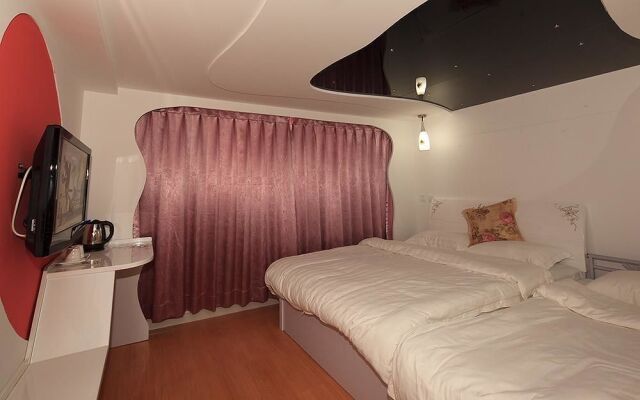 Qingdao Sweet Space Business Hotel