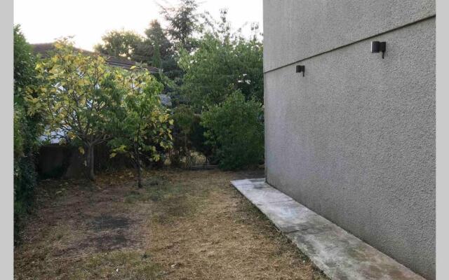 Studio Occitanie 20 m2 tout équipé avec jardin