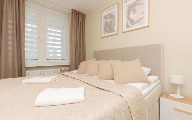 Apartment Srebrna With a View by Renters