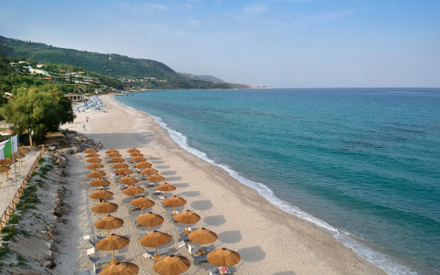 VOI Essentia Tropea Beach